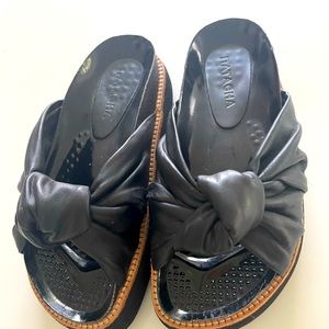 NATACHA BLACK PLATFORM SANDALS